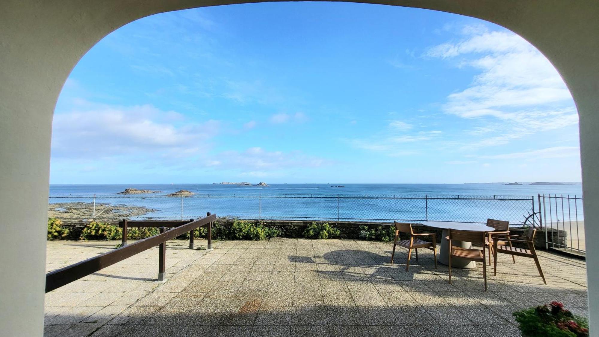 Vue Pleine Mer A La Perle Marine - La Terrasse Динард Екстериор снимка